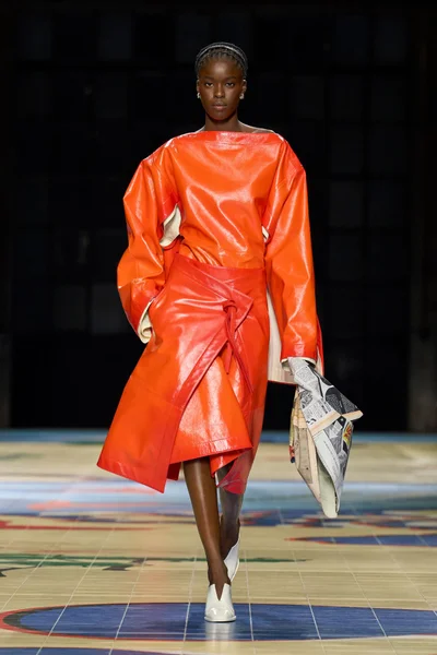 Look 13